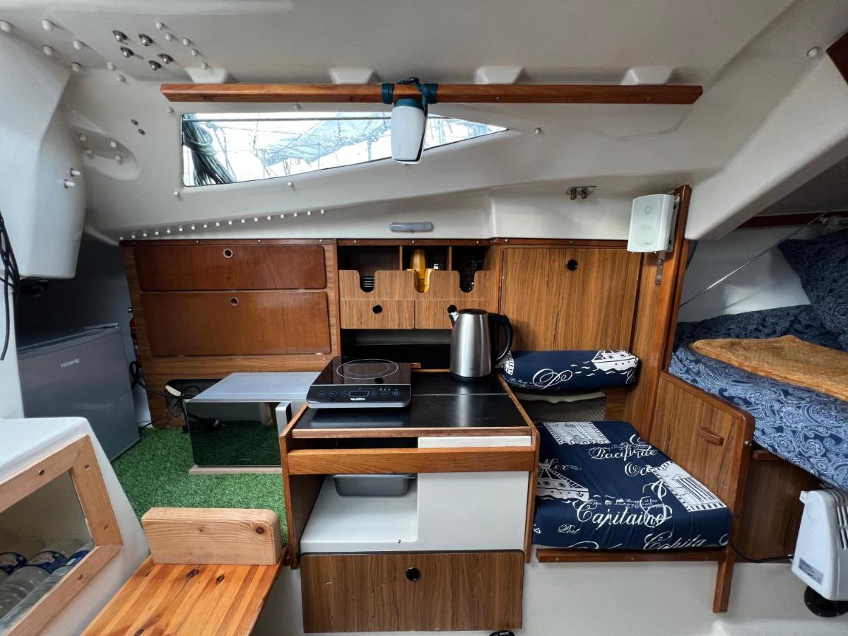 Nuit Insolite Sur Un Bateau Au Havre ル・アーヴル エクステリア 写真